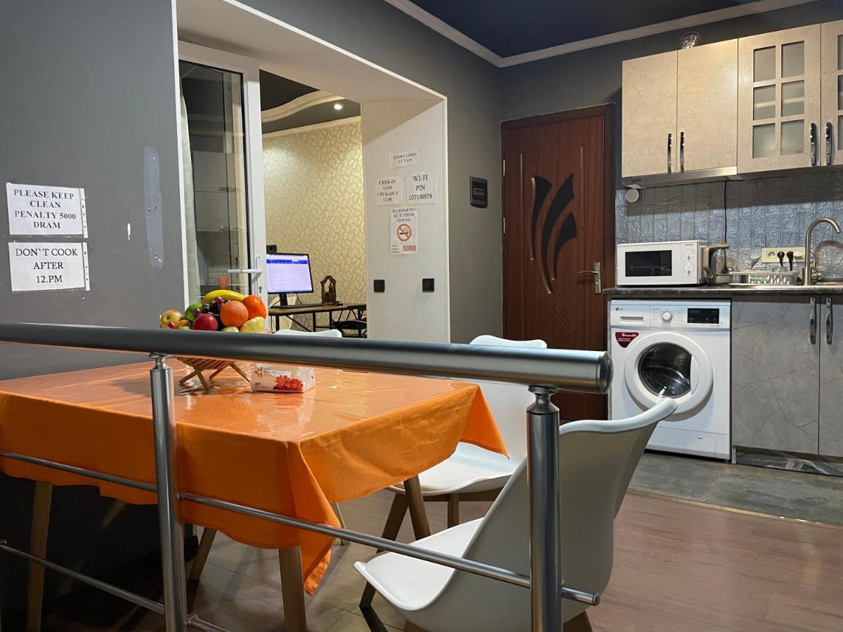 N 1 Hostel Ереван Экстерьер фото