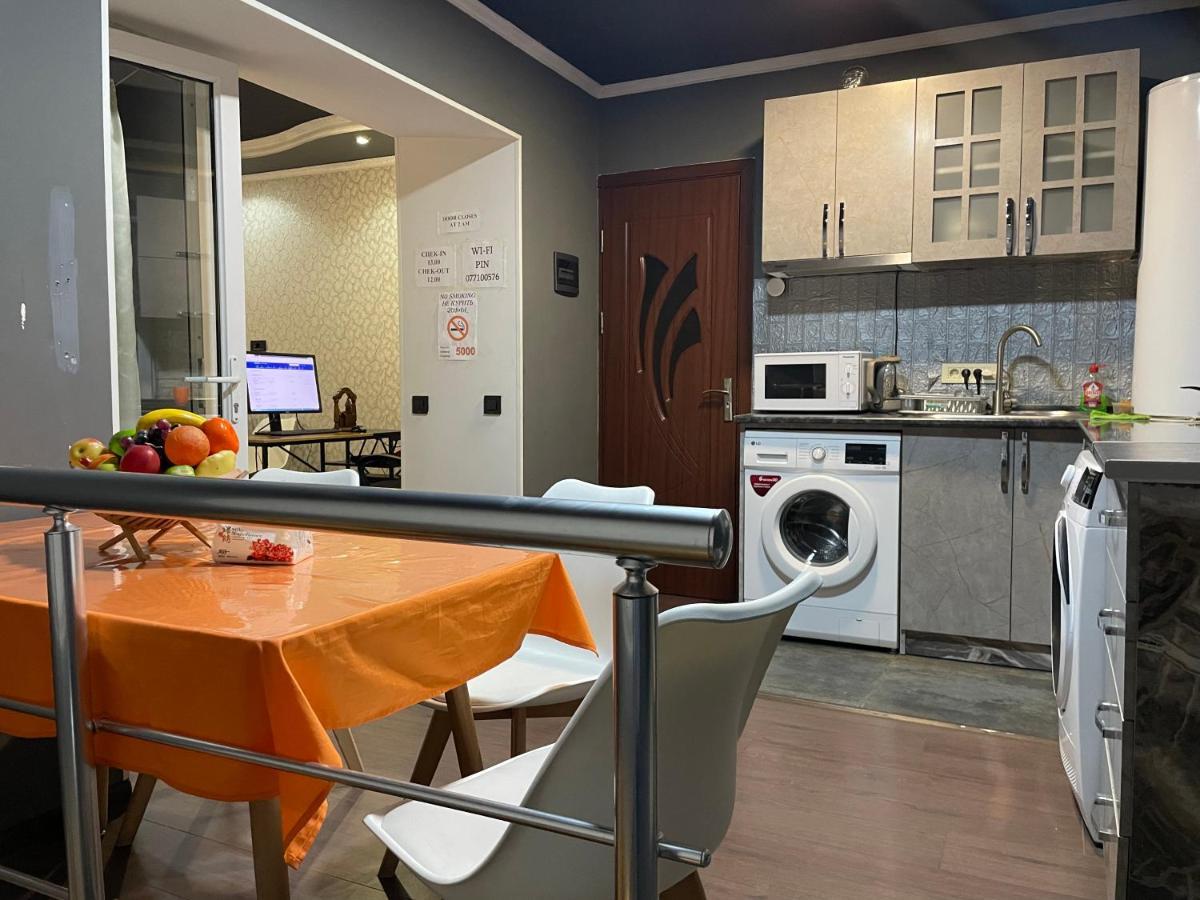 N 1 Hostel Ереван Экстерьер фото